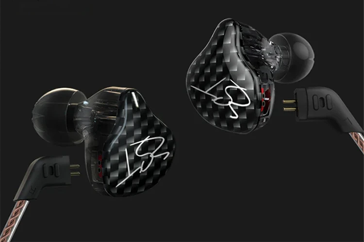 KZ ZST'nin kulağa tam oturan ergonomik ve konforlu yapısı