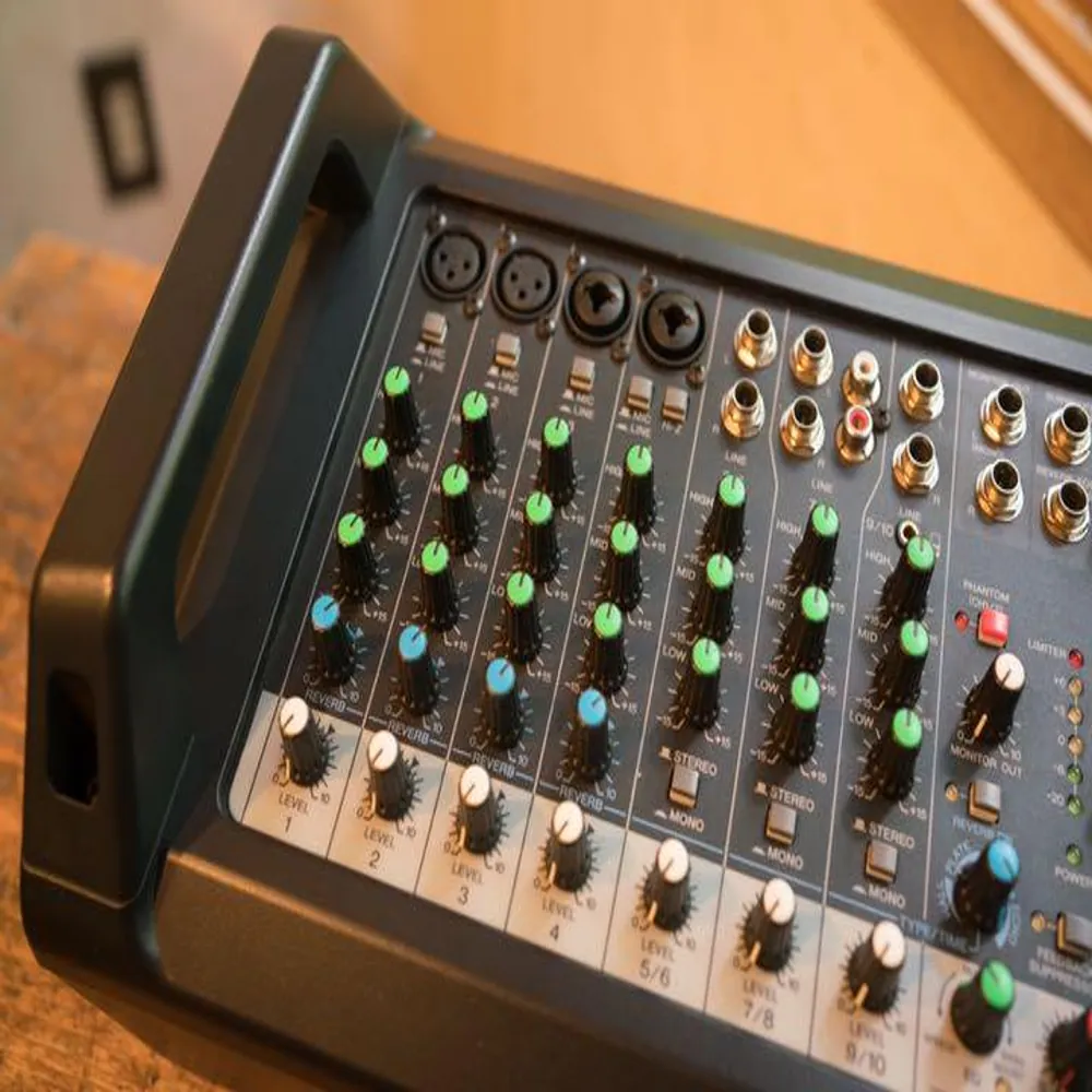 Yamaha EMX2 power mikserin 1-Knob Master EQ ve Feedback Suppressor özellikleri