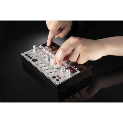 Korg Volca Bass Analogue Bass Machine - 5