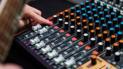 Tascam Model 12 Analog ve Dijital Mixer - 3