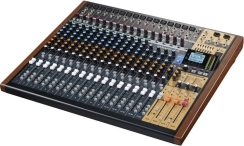 Tascam Model 24 Analog ve Dijital Mikser - Tascam